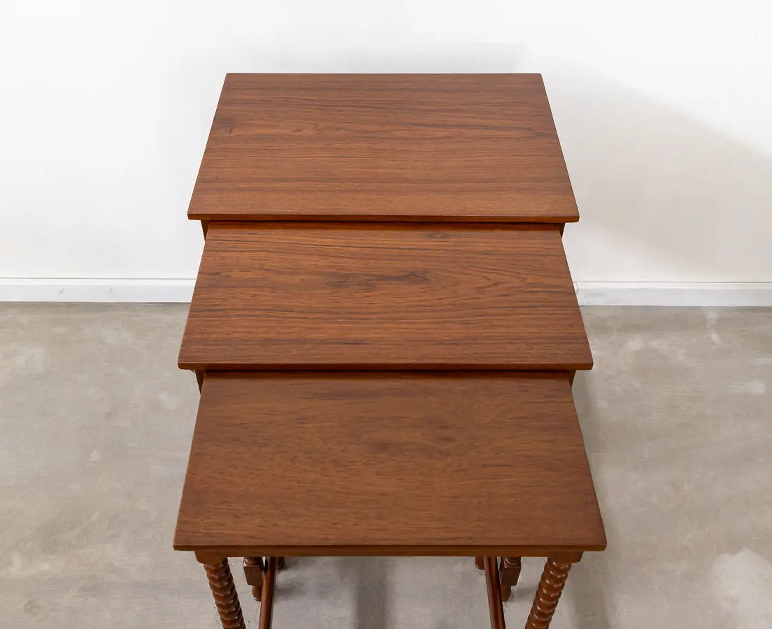 TAB646 Teakwood 3 Nesting Tables With Bobbin Leg-L1e