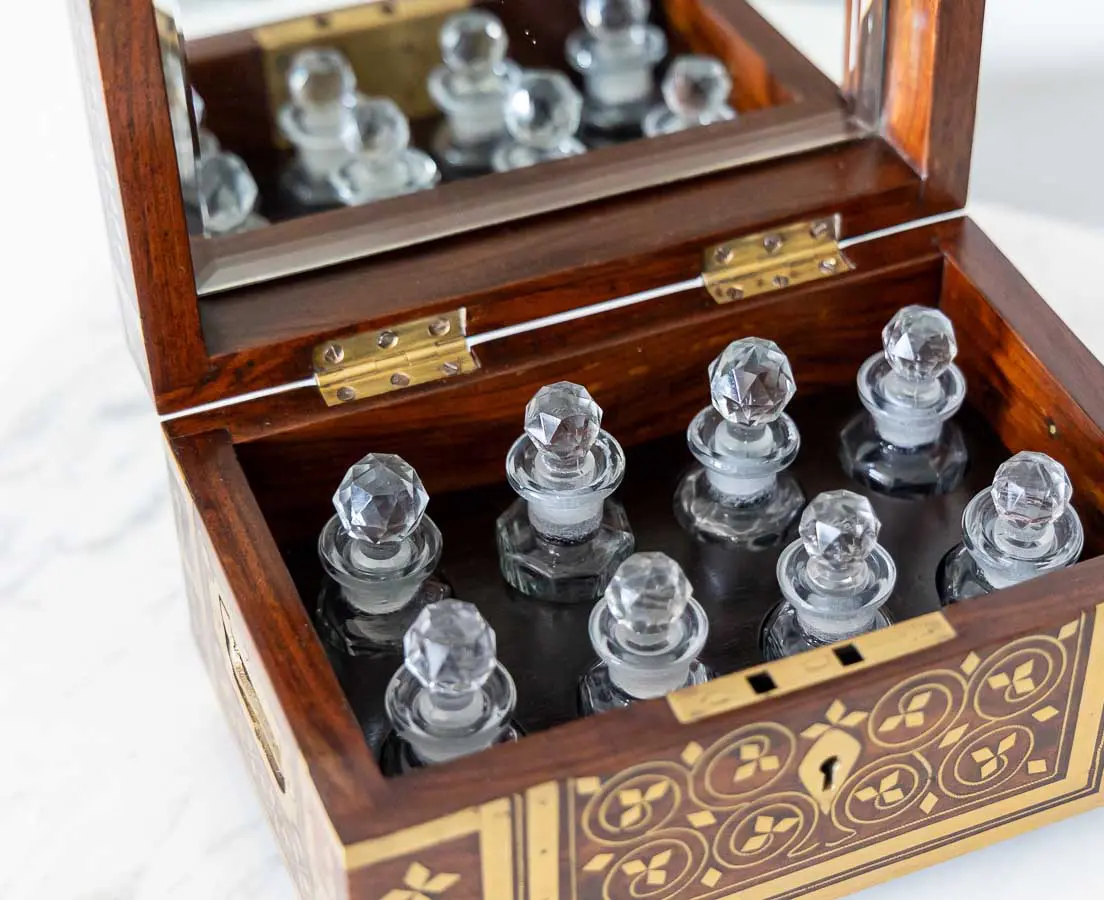Perfume Box with 8 bottles- The Past Perfect Collection - Singapore